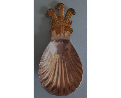 A Sheffield silver caddy spoon in the form of a scallop with gilded Prince of Wales plumes by Roberts & Belk, 1981, 0.8 oz 