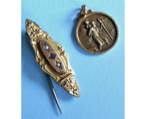 A 9ct gold, Chester hallmarked, brooch with two pearls and a ruby-coloured stone to centre, 37 mm, clasp damaged, 1.99g and a