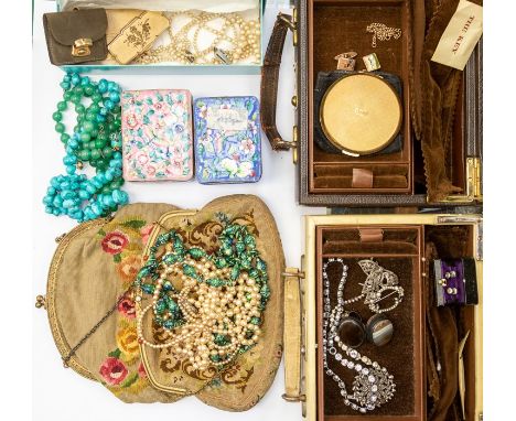 A collection of costume jewellery to include a pair of vintage Essex crystal type cufflinks featuring a hound, a piece of unm