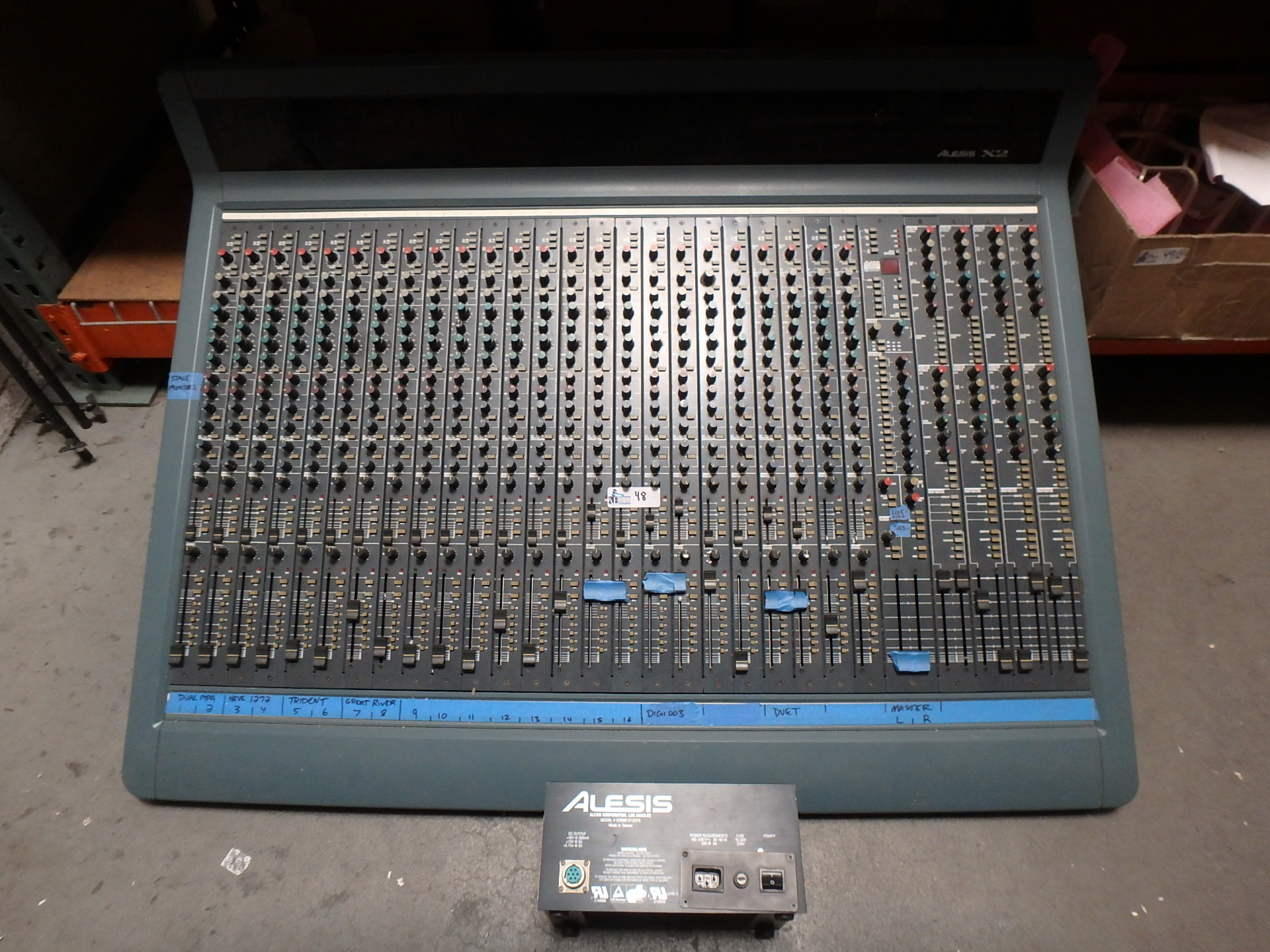 ALESIS X2 MIXING CONSOLE