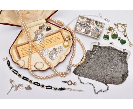 A SELECTION OF ASSORTED ITEMS, to include a 'Tiffany &amp; Co' pendant necklace and earring set, the pendant of an openwork h