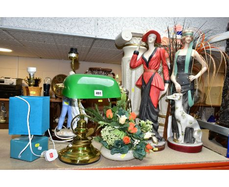 A COLLECTION OF 20TH CENTURY DECORATIVE LAMPS, FIGURES AND ARTIFICAL FLOWER ARRANGEMENTS, including a modern banker's lamp, a