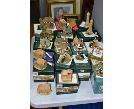 NINETEEN LILLIPUT LANE SCULPTURES FROM THE VISITORS CENTRE/RETAILER/MISCELLANEOUS, all boxed but one, with deeds except where