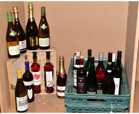 WINE AND SPIRIT, twenty bottles of assorted wines and spirits to include Prosecco, Chablis, Chianti, Sancerre, Cava, Pimm's, 