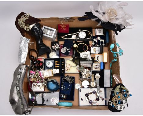 A BOX OF ASSORTED ITEMS, to include various costume jewellery pieces such as yellow and white metal rings, bracelets and neck