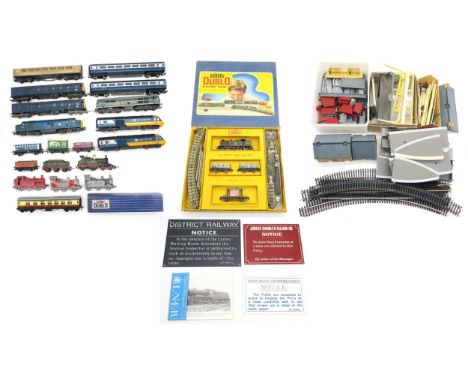 A selection of mixed Hornby and Tri-ang 00-gauge model railway locomotives, stock and accessories, to include a boxed Dublo E