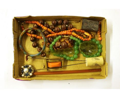 A tray of various hard stone jewellery; two hat pins etc. 