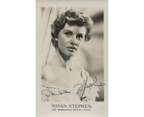 Susan Stephen signed Vintage Black and White Photo Approx. 5.5x3.5 Inch. Was an English film actress. Good Condition. All aut