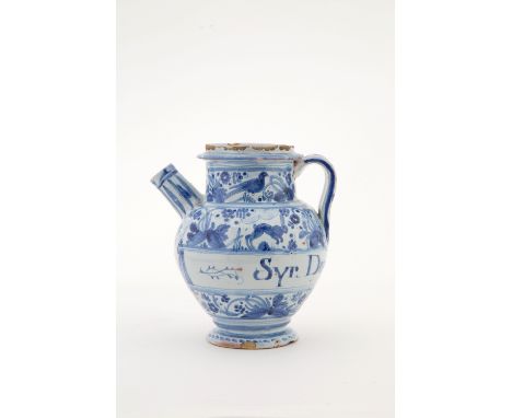 Majolica jug. Savona manufacture. Marked on the bottom, PESCIO factory. 17th century. Defects. Height approx. 21 cm.  Brocca 