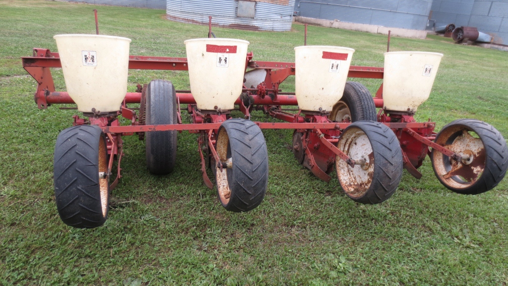 Ih Model 56 4 Row Planter No Markers Or Fertilizer Simple Sweet Corn Planter 9671