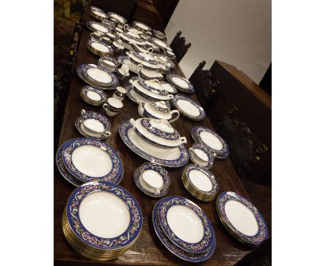 A Spode "Ribbons and Roses" pattern dinner service (Y8553-M) (approx 135 pieces)