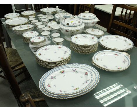 A Spode "Trapnell Sprays" dinner service (Y8403-R) (approx 125 pieces) CONDITION REPORTS Some light surface scratches on the 