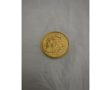 An Edwardian gold £5 coin 1902, approx 40 g