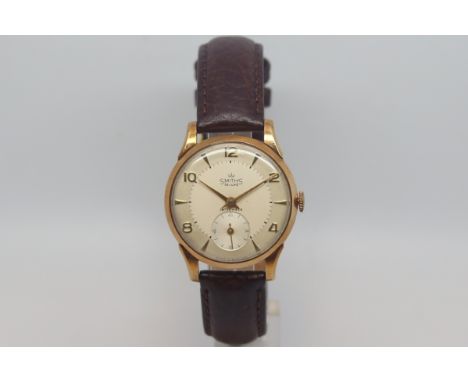 Gentlemen's Smiths Deluxe 9ct Gold watch, circa 1950s, silver two tone dial, gold dagger hands, sweeping sub second, manual w