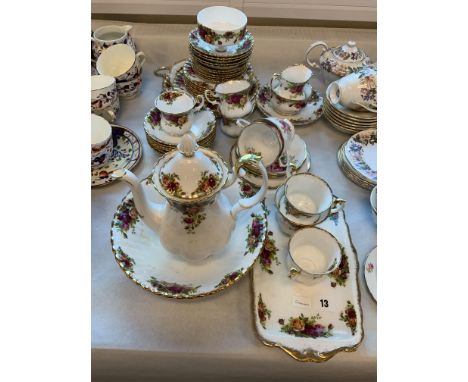 ROYAL ALBERT OLD COUNTRY ROSES PART TEA &amp; DINNER SERVICE APPROX 40 PIECES