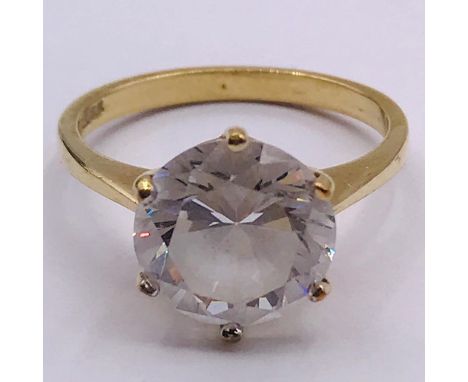 A Fashion ring on a 9 ct yellow gold setting Total Weight 3.6g)