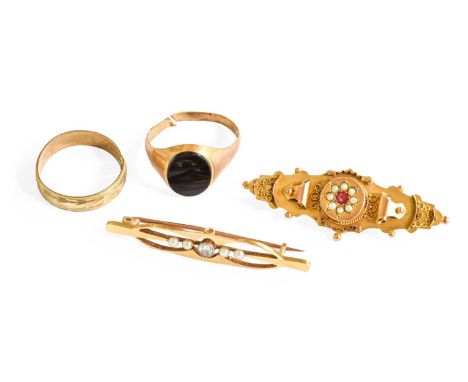 A Small Quantity of Jewellery, including a 9 carat gold band ring (a.f.); a 9 carat gold signet ring (a.f.); a 9 carat gold s