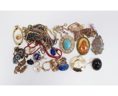 Collection of sundry costume and other jewellery, to include a Mexican silver pendant set with green stone, a silver filigree