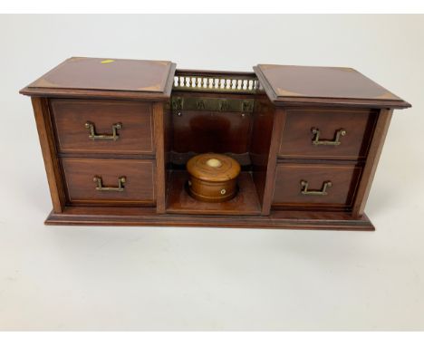 Mahogany Pipe Stand