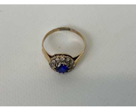 9ct Gold Diamond and Sapphire Ring - Size R - 2g 