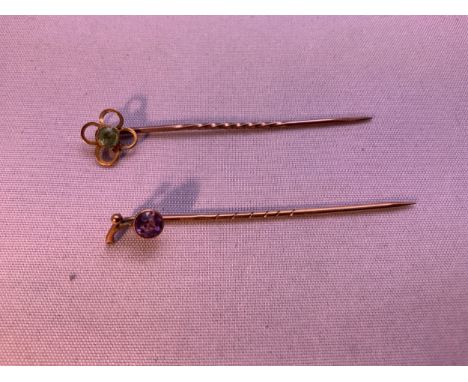 2x 9ct Gold Stick Pins - 2.1g 