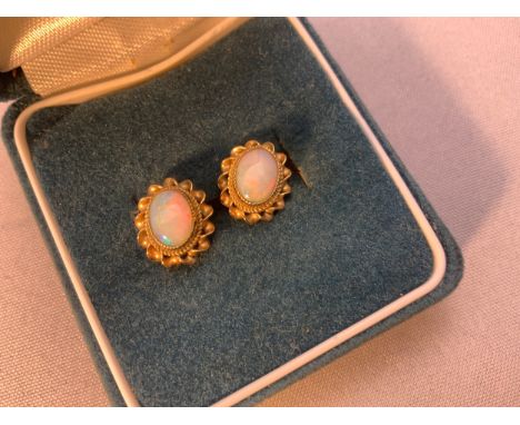 Pair of 9ct Gold Opal Earrings - 2g 