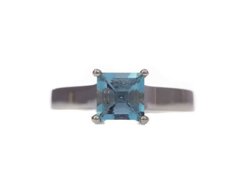 AQUAMARINE RING,set with a step cut aquamarine of approximately 1.29 carats, in platinum, size L 1/2, 5.9gCondition report: A