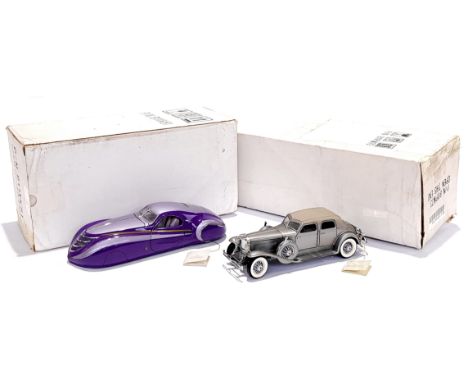 Franklin Mint, a boxed 1:24 scale pair, to include 1939 Duesenberg Coupe Simone &amp; 1933 Duesenberg SJ Twenty Grand. Althou