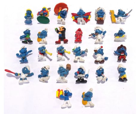 Peyo/Schleich vintage Smurfs group. Conditions generally appear to be Fair to Good, with some missing accessories. See photo.