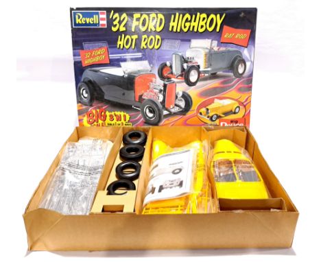 Revell 85-2616 '32 Ford Highboy Hot Rod 3 'N 1 1:8 scale unmade plastic model kit. Condition generally appears to be Good Plu