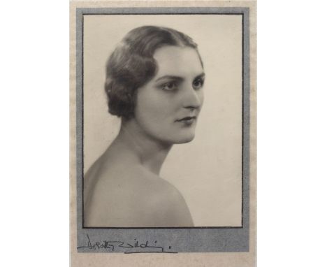 DOROTHY WILDING (1893-1976), English Portrait Photographer Portrait of a young lady, signed on the mount, image size 210 x 15