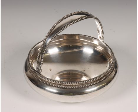 Suikermandje met hengsel, eind 19e eeuw, rond bol model versierd met parelranden,  mt. J.A. Salm &amp; A.J. Dickhoff Sr. &amp