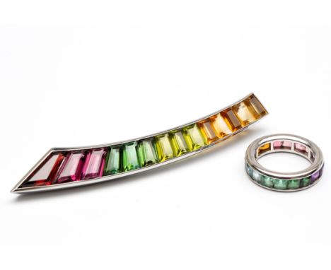 Gübelin, 18 kt. witgouden regenbooghanger en bijpassende alliance ring, bezet met verschillende kleurstenen waaronder granaat