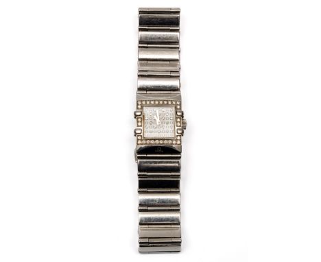 Omega, stalen damespolshorloge, model Constellation Quadra, met vierkante kast bezet met briljant geslepen diamant. De wijzer
