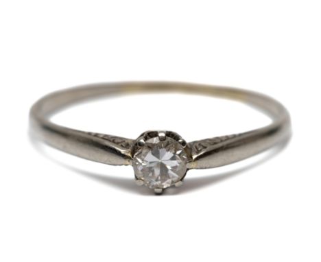 Witgouden solitair ring, bezet met een briljant geslepen diamant, ca. 0.20 ct. [1]  