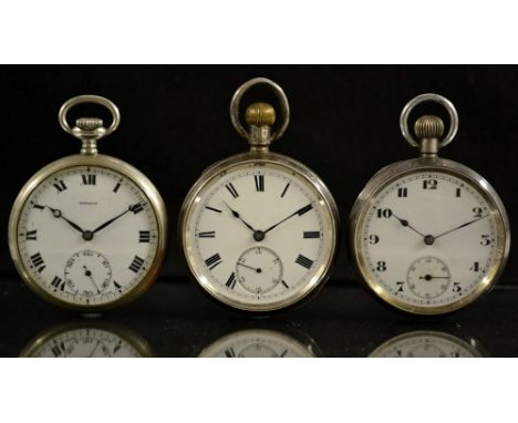 An Edwardian silver open face pocket watch,  white dial, Roman numerals, minute track, subsidiary seconds, blued hands, butto