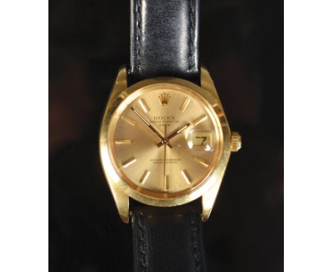 A Rolex 18ct. gold gentleman's Oyster Perpetual Date Superlative Chronometer, diameter of plain bezel 3.3cm., original screw 