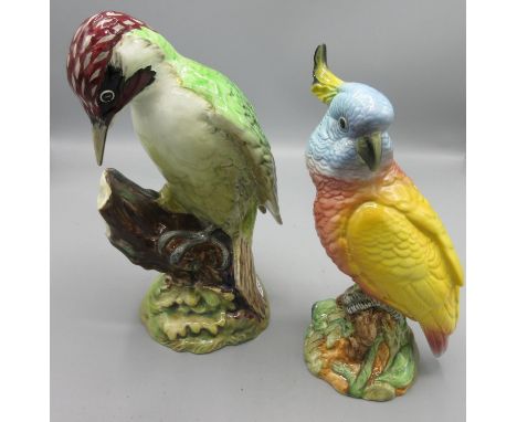 Beswick birds: Woodpecker model no. 1218, and Cockatoo model no. 1180, max. H22cm (2)