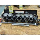 LOT CONSISTING OF: 3/4" sockets & breaker bar, assorted