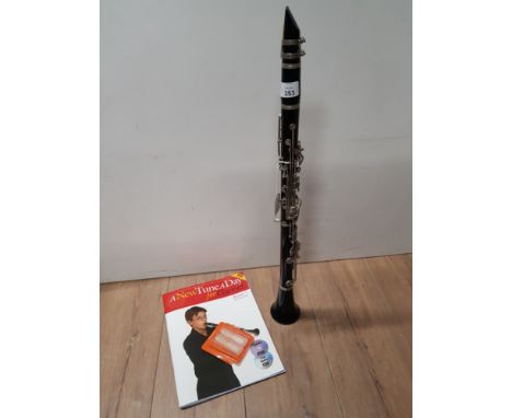 CLARINET WITH TUNE A DAY STUDENT BOOK