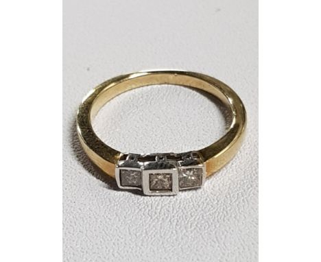 9CT GOLD 3 STONE DIAMOND RING SIZE K 2G