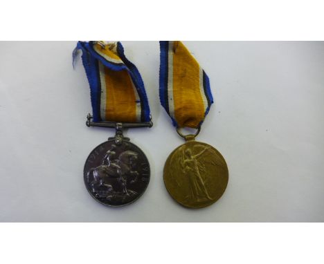 A pair of WWI medals to 56899 Pte H Youngs Essex R 