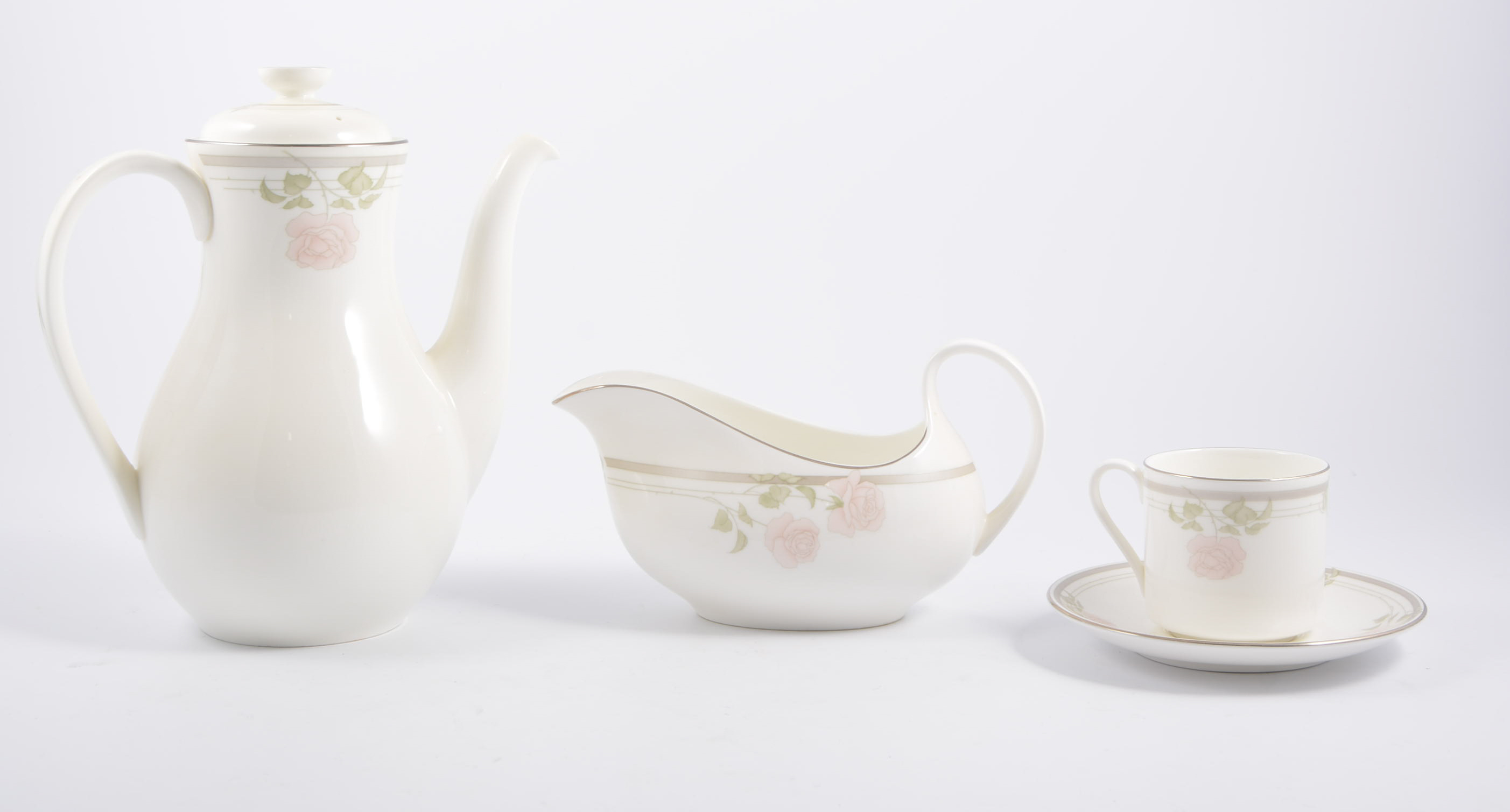 Royal Doulton "Twilight Rose", fine bone china dinnerware.