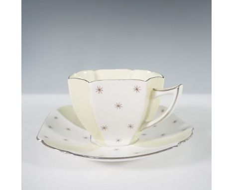 Shelley England Pole Star duo set, featuring a striking Art Deco cup and saucer. This geometric design showcases a cream and 