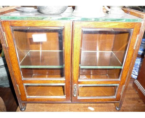 Small oak display cabinet, approx 16¼" W and 15½"H