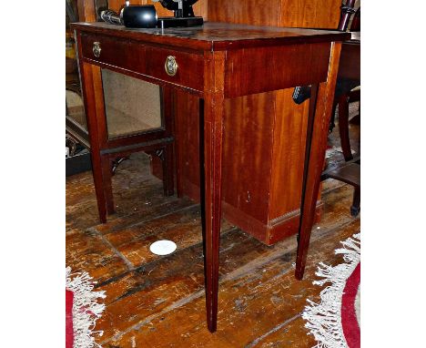 Edwardian inlaid mahogany side table with single drawer on square tapering legs