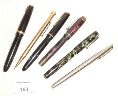 Parker Duofold fountain pen, a Parker Victory and two others (14ct nibs) together with a Watermans CF fountain pen with 18ct 