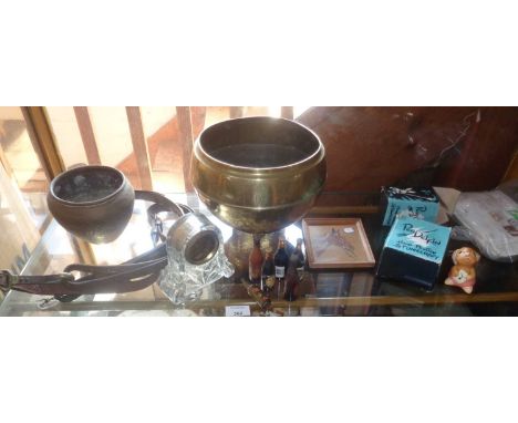 Miscellaneous items including Chinese brass cauldron, two Pendelfin figures, a glass mantle clock etc
