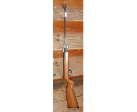 •177 air rifle with case (this item cannot be posted overseas)