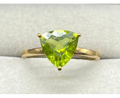 9ct yellow gold ring set with a green Tourmaline gem stone. [Ring size P] [1.88Grams] 